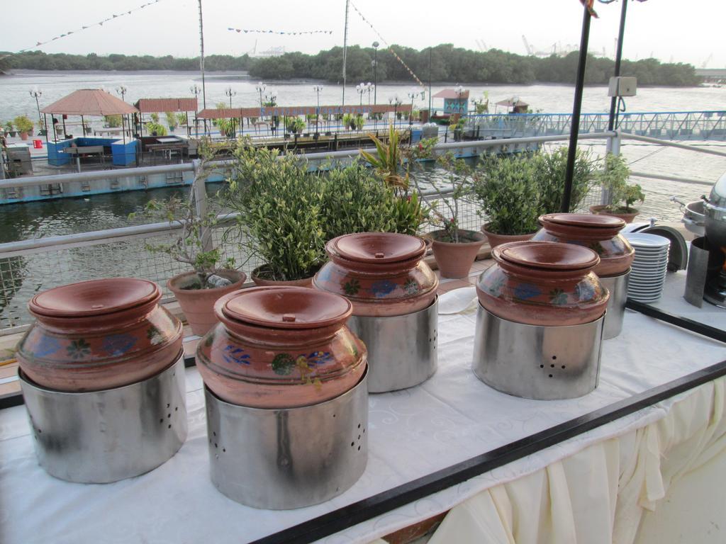 Beach Luxury Hotel Karachi Ngoại thất bức ảnh